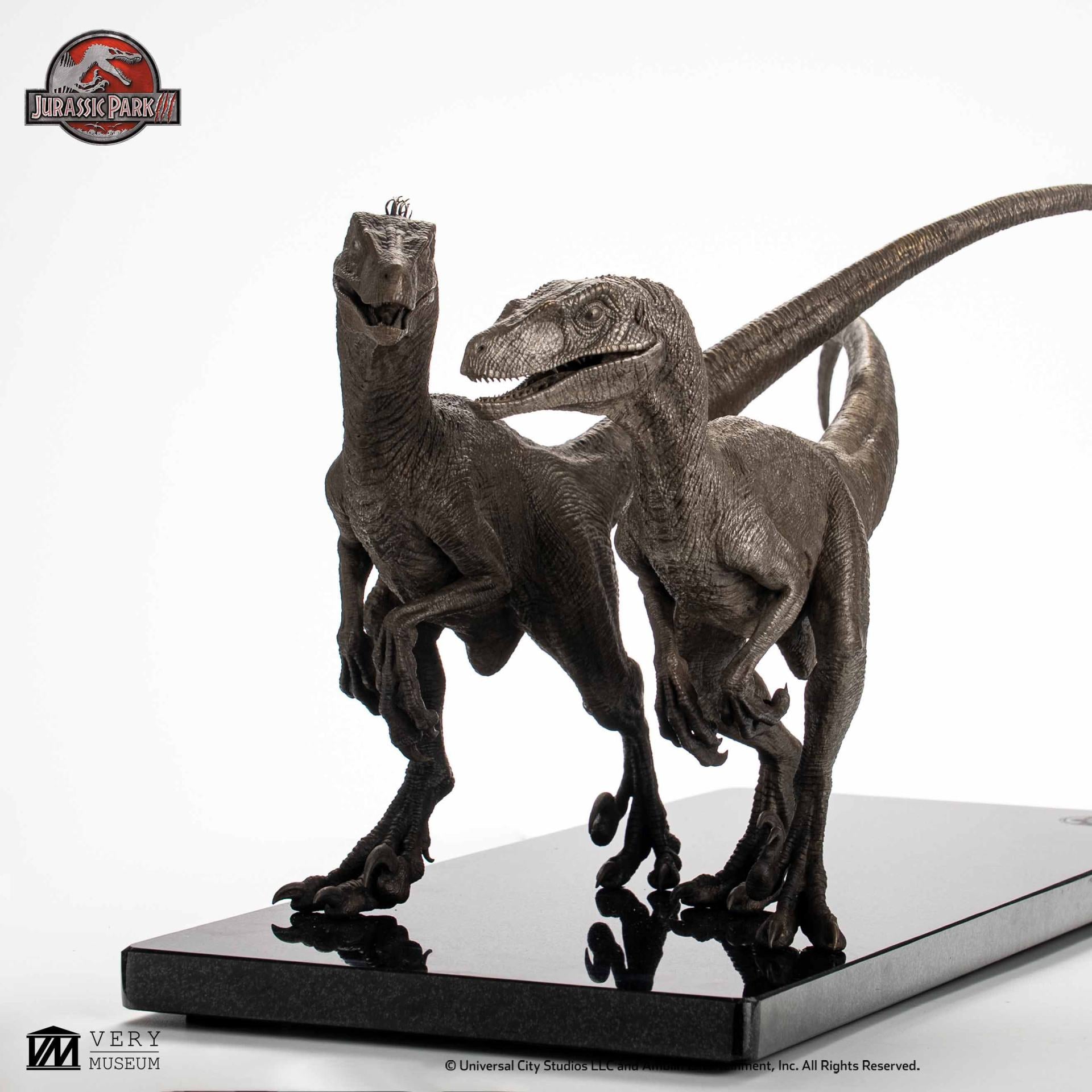 JURASSIC PARK 3 PAIR OF VELOCIRAPTORS 1/8 SCALE BRONZE