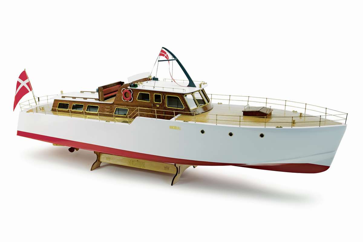 1:20 Admiral - wooden hull