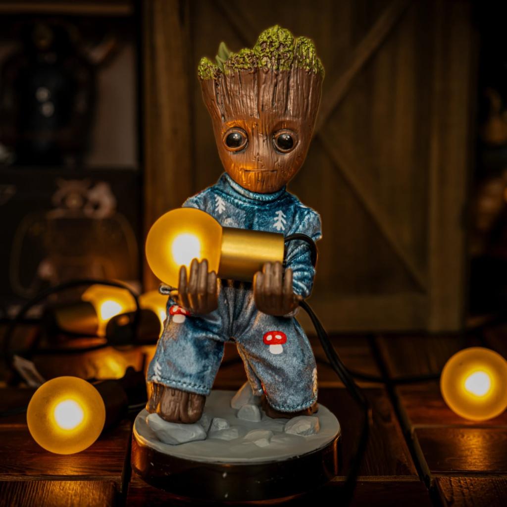 GROOT - Pyjama - Figure 20 cm- Controller & Phone Support