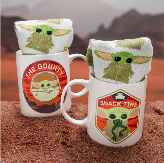 THE MANDALORIAN – Das Kind – Tasse 300 ml und Socken 41–46