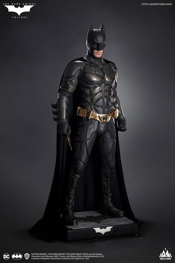 Die lebensgroße Statue des Dunklen Ritters Batman Deluxe Edition 207 cm