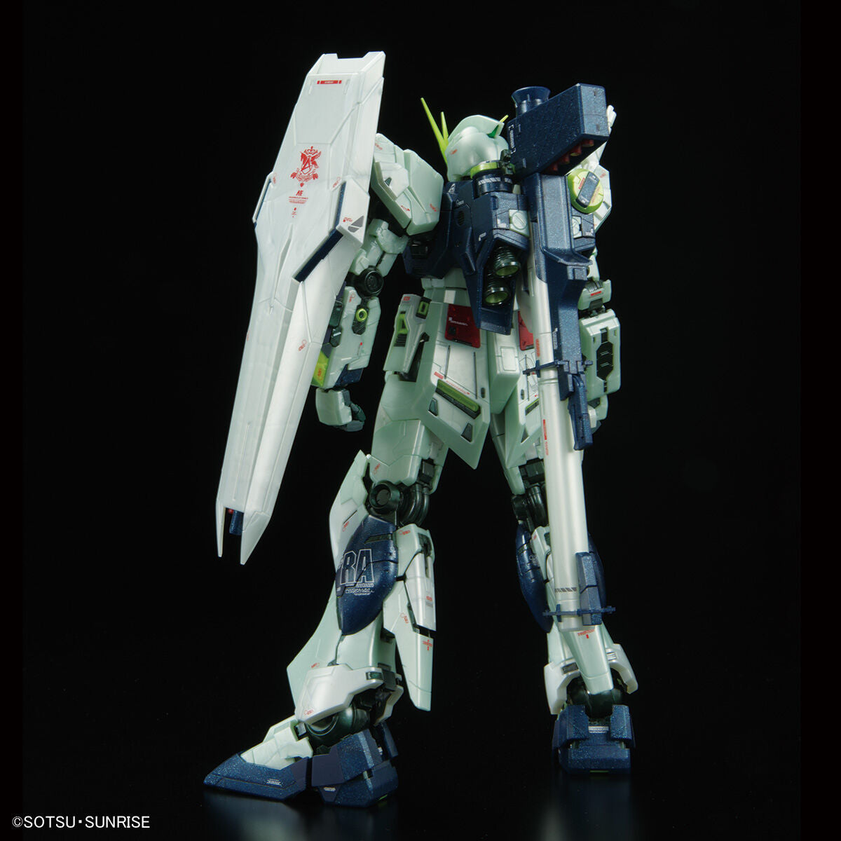 MG 1/100 GUNDAM SIDE-F Limited RX-93 νGundam Ver.Ka (Psychoframe-Aktivierungsbildfarbe)