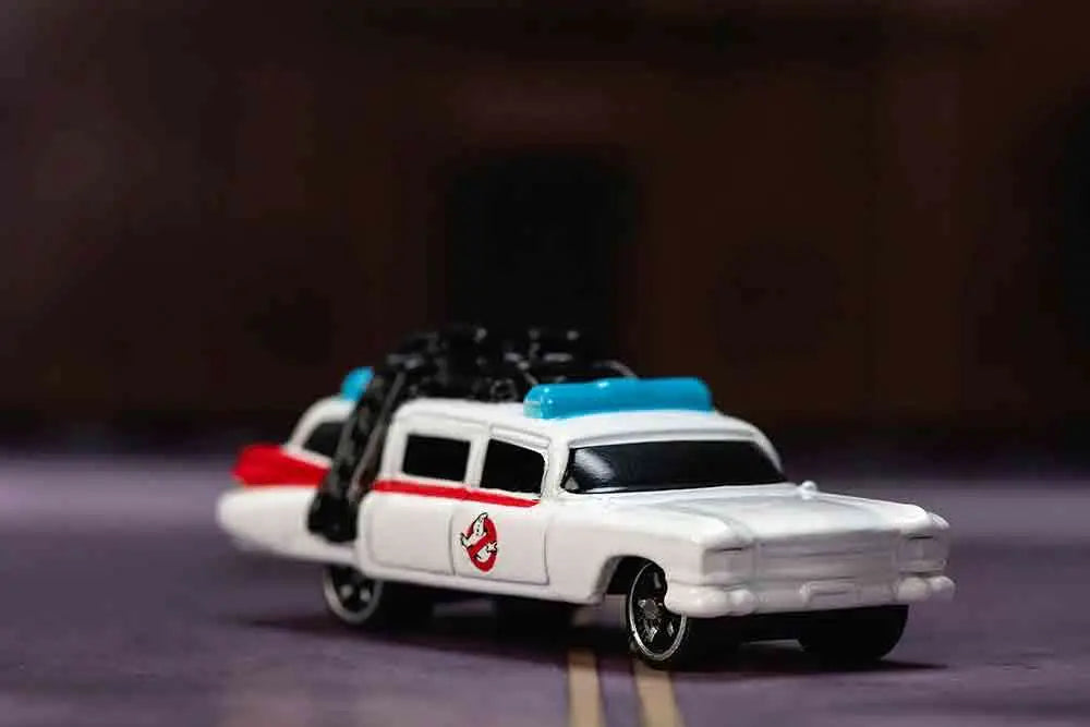 GHOSTBUSTERS ECTO-1 STAY PUFT DIORAMA NANO SCENE