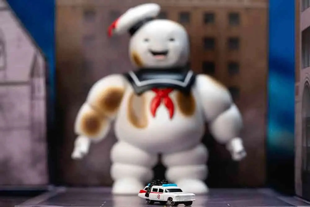 GHOSTBUSTERS ECTO-1 STAY PUFT DIORAMA NANO SCENE
