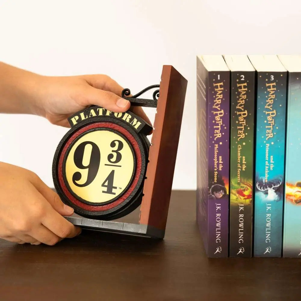 HARRY POTTER TRACKS 9 3/4 BOOKENDS