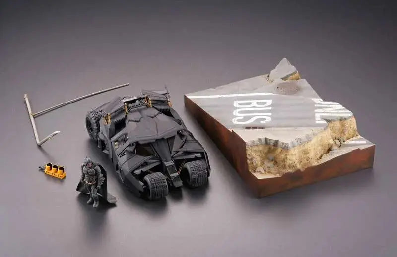 THE DARK KNIGHT TRILOGY LEGACY BATMOBILE TUMBLER IN GOTHAM CITY DIORAMA