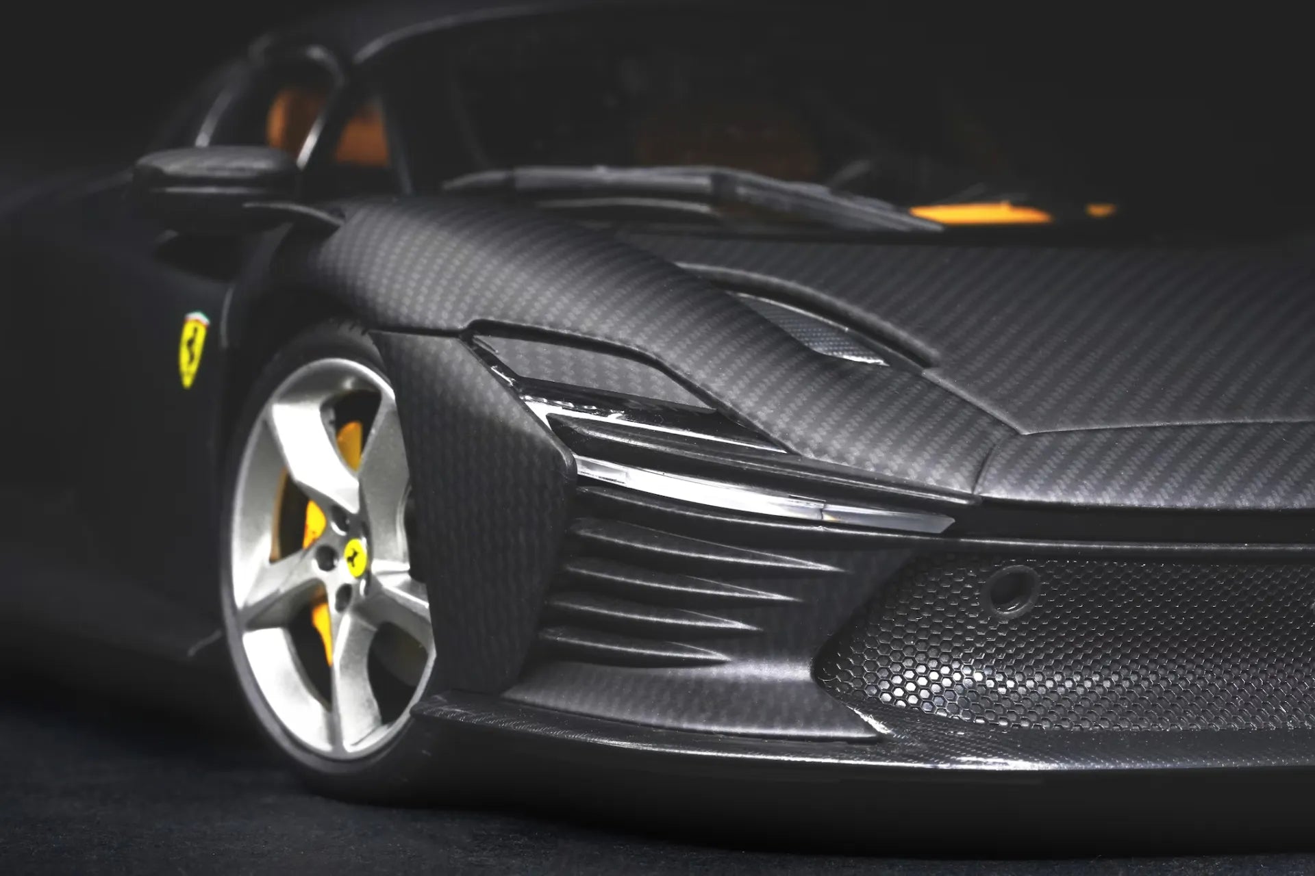 FERRARI DAYTONA SP3 50TH ANNIVERSARY CARBON FIBER SPECIAL LIVERY LTD EDITION - 1:18 DIECAST MODEL