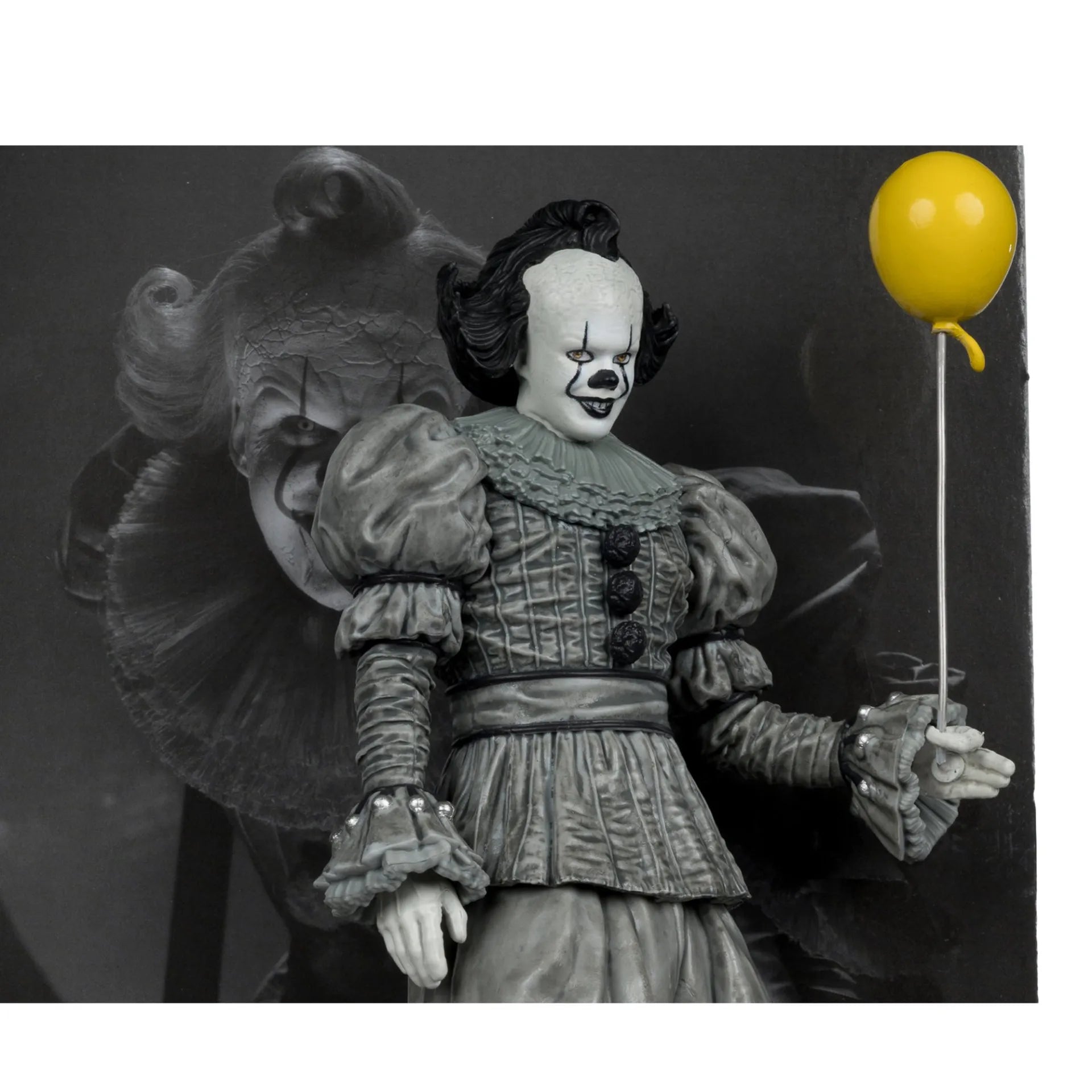 MOVIE MANIACS 6INCH POSED  WELCOME TO DERRY WV2 PENNYWISE BLACK&WHITE