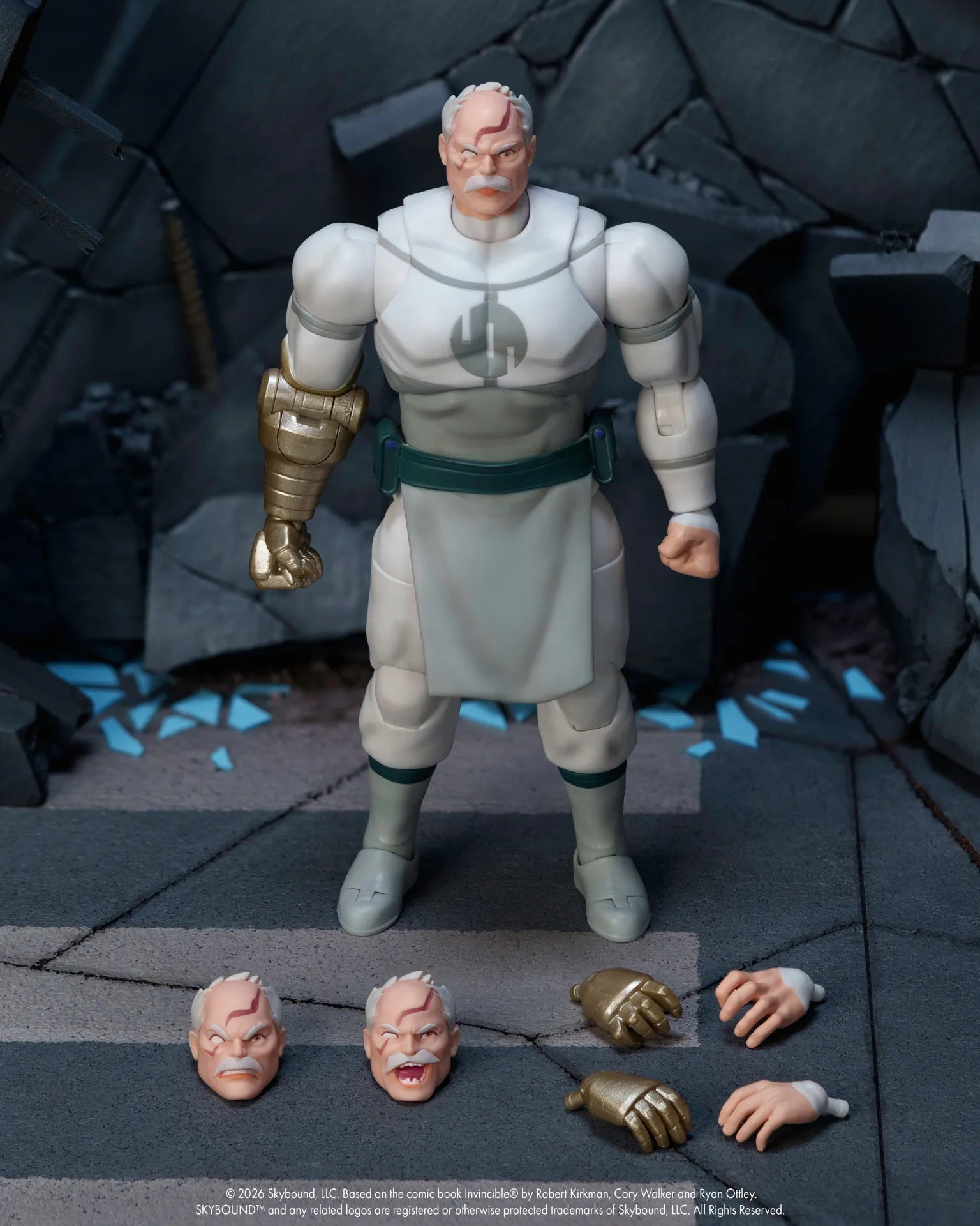 INVINCIBLE INVINCIBLE WITH KID OMNI MAN & CONQUEST LIMITED ACTION FIGURE SET(3)