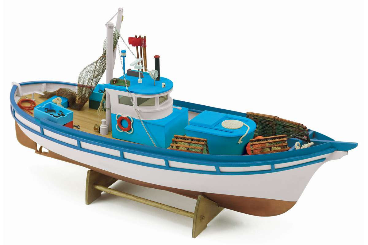 1:20 MONTEREY mediterranean edition)- wooden hull