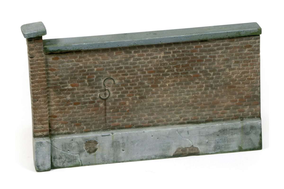 Old Brick Wall 15x10cm