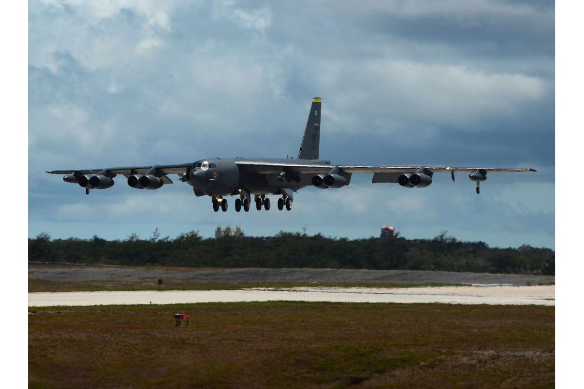 B-52D Stratofortress 'Platinum Edition' 1:72