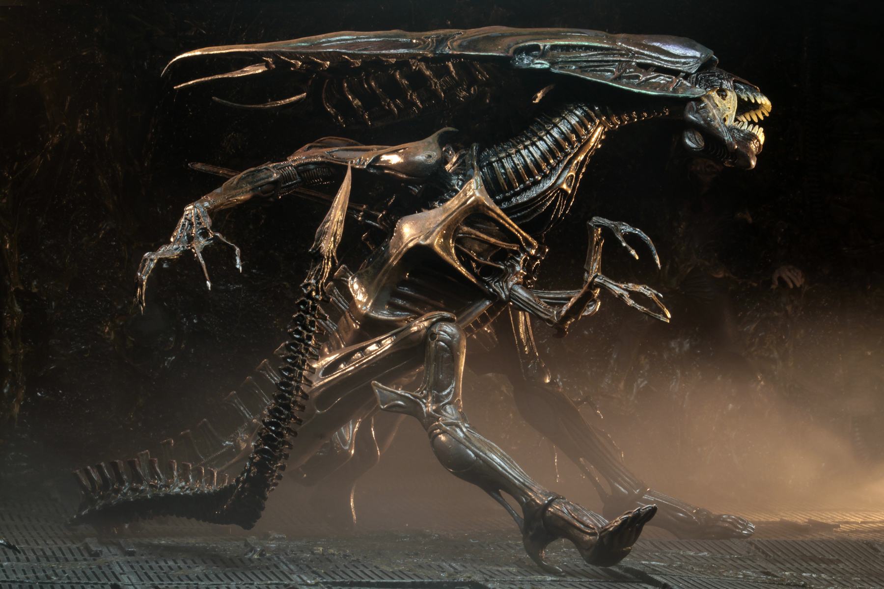 ALIENS ALIEN QUEEN RESURRECTION DLX AF