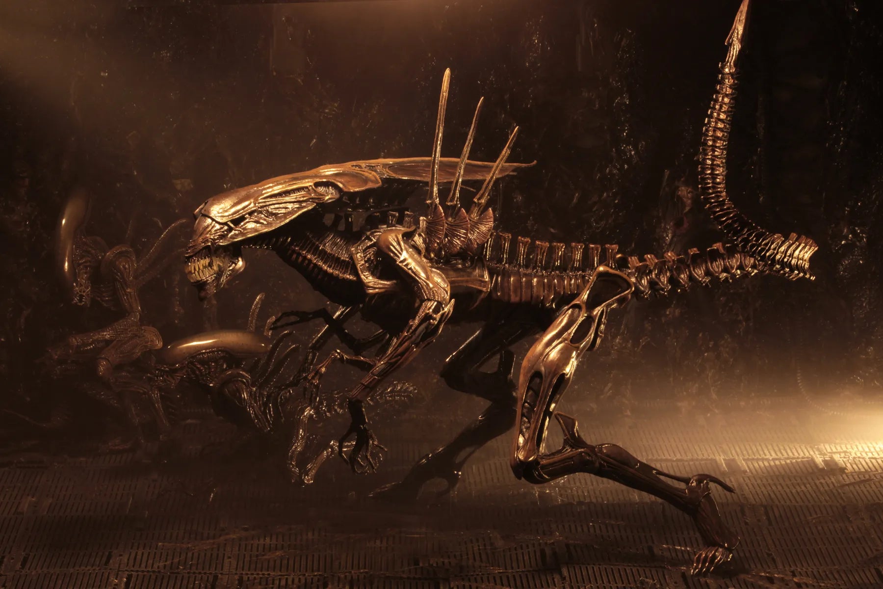 ALIENS ALIEN QUEEN RESURRECTION DLX AF