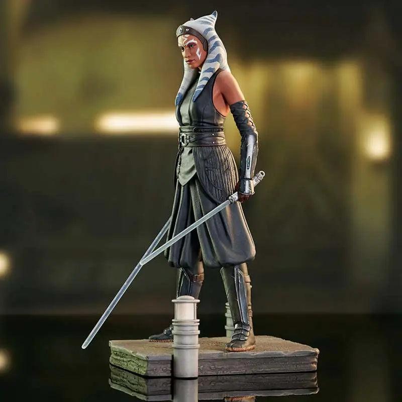 W MANDALORIAN S2 AHSOKA STATUE