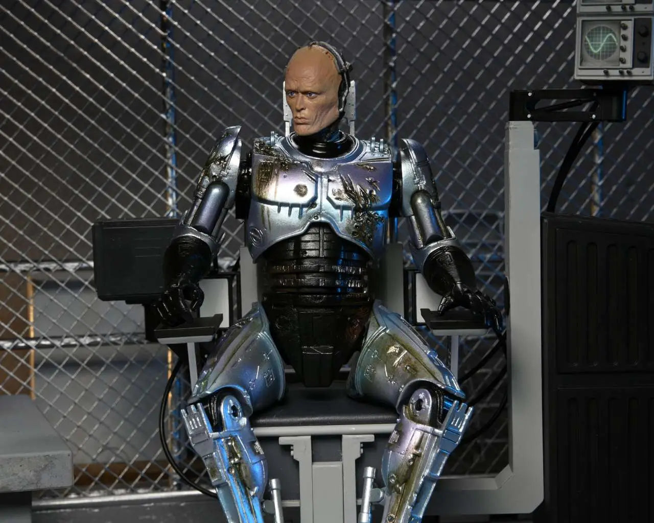 ULTIMATE ROBOCOP BATTLE DAMAGED W/ CHAIR