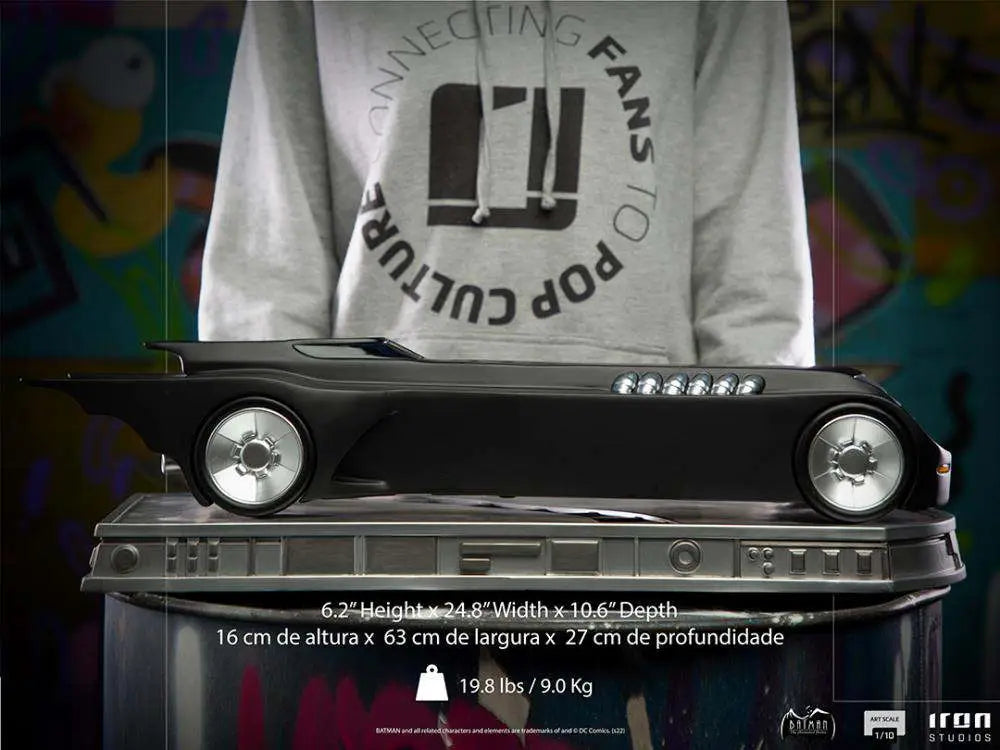 BATMAN TAS BATMOBILE 1/10 STATUE