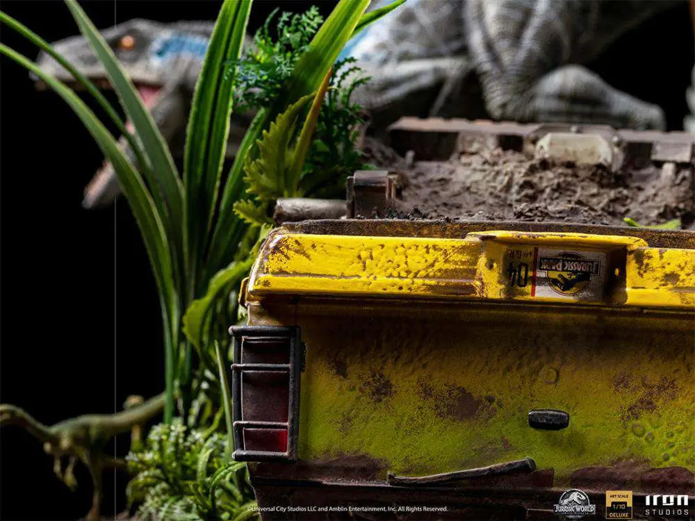 JURASSIC WORLD FK  BLUE 1/10 DELUXE STAT