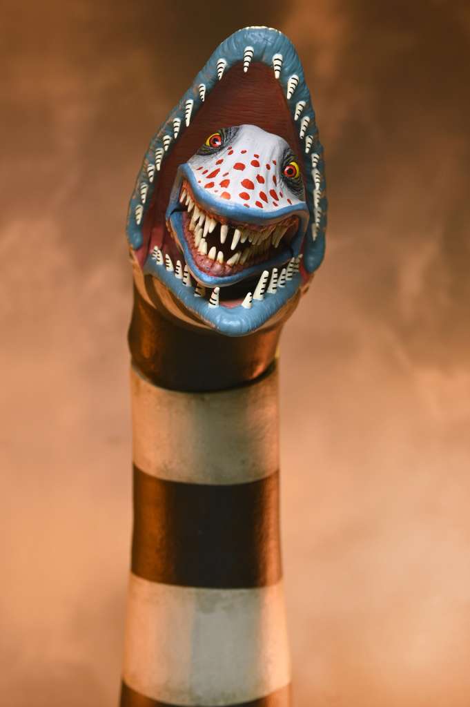 BEETLEJUICE 2 -Matador Beetlejuice & Sandworm -Ultimate Fig. 17 & 48cm