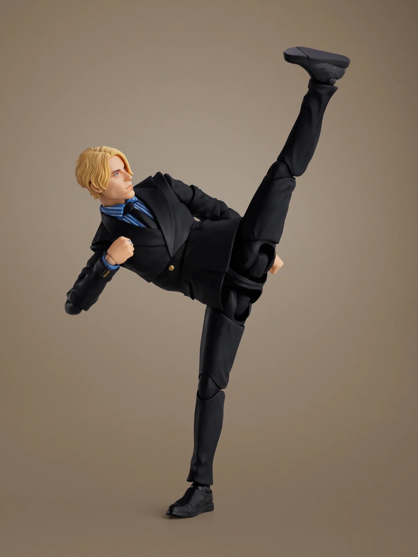 ONE PIECE NETFLIX - Sanji - Figure S.H. Figuarts 15cm