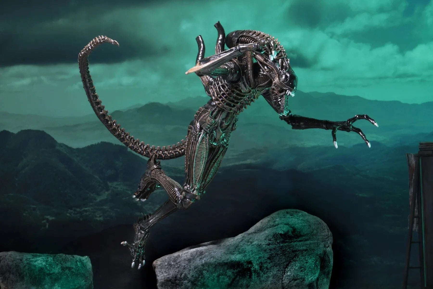 ALIENS - Warrior Alien Brown - Figure Ultimate 23cm