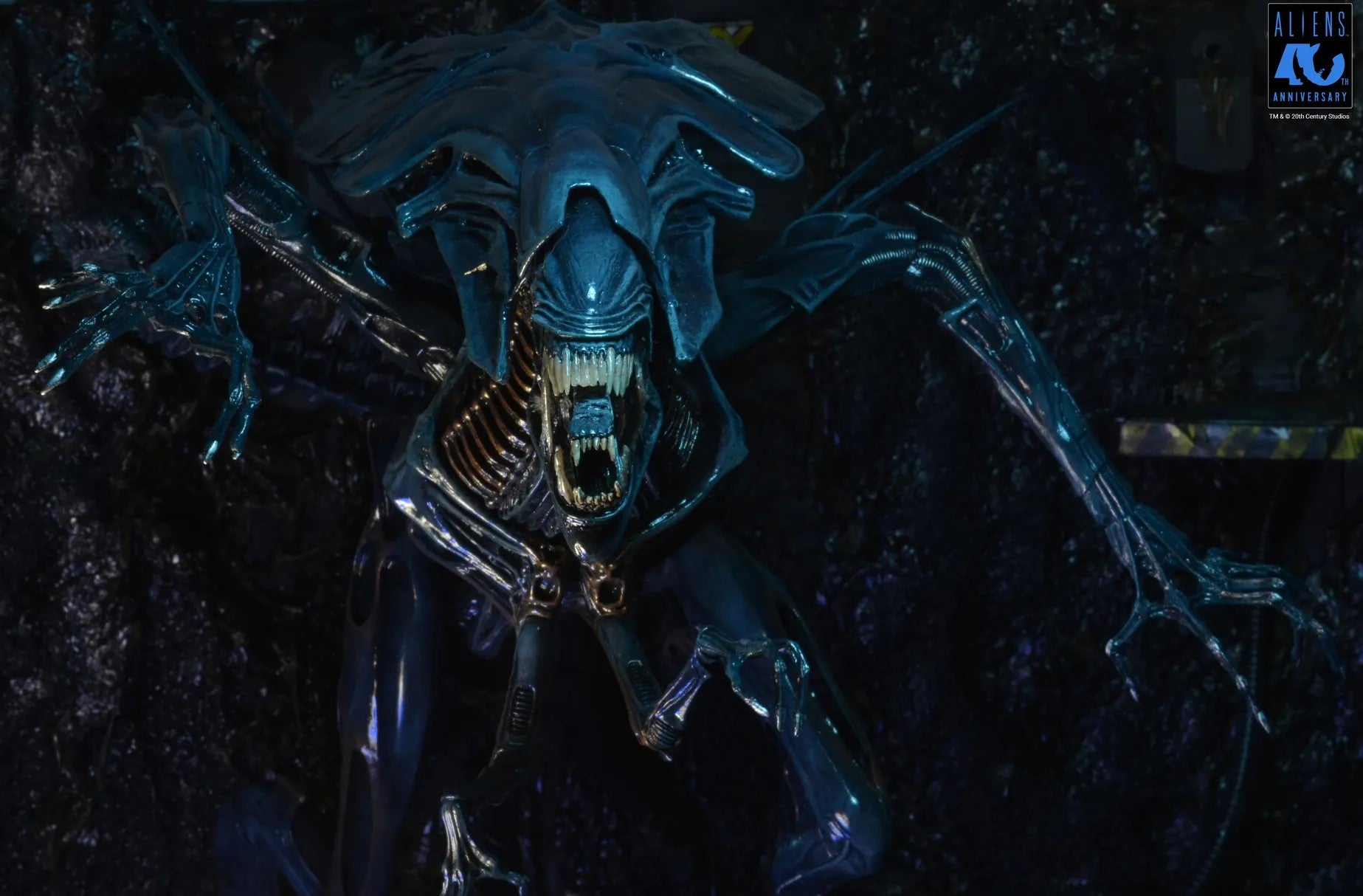 ALIENS 40TH ANNIVERSARY - Alien Queen - Figure Ultra Deluxe 37cm
