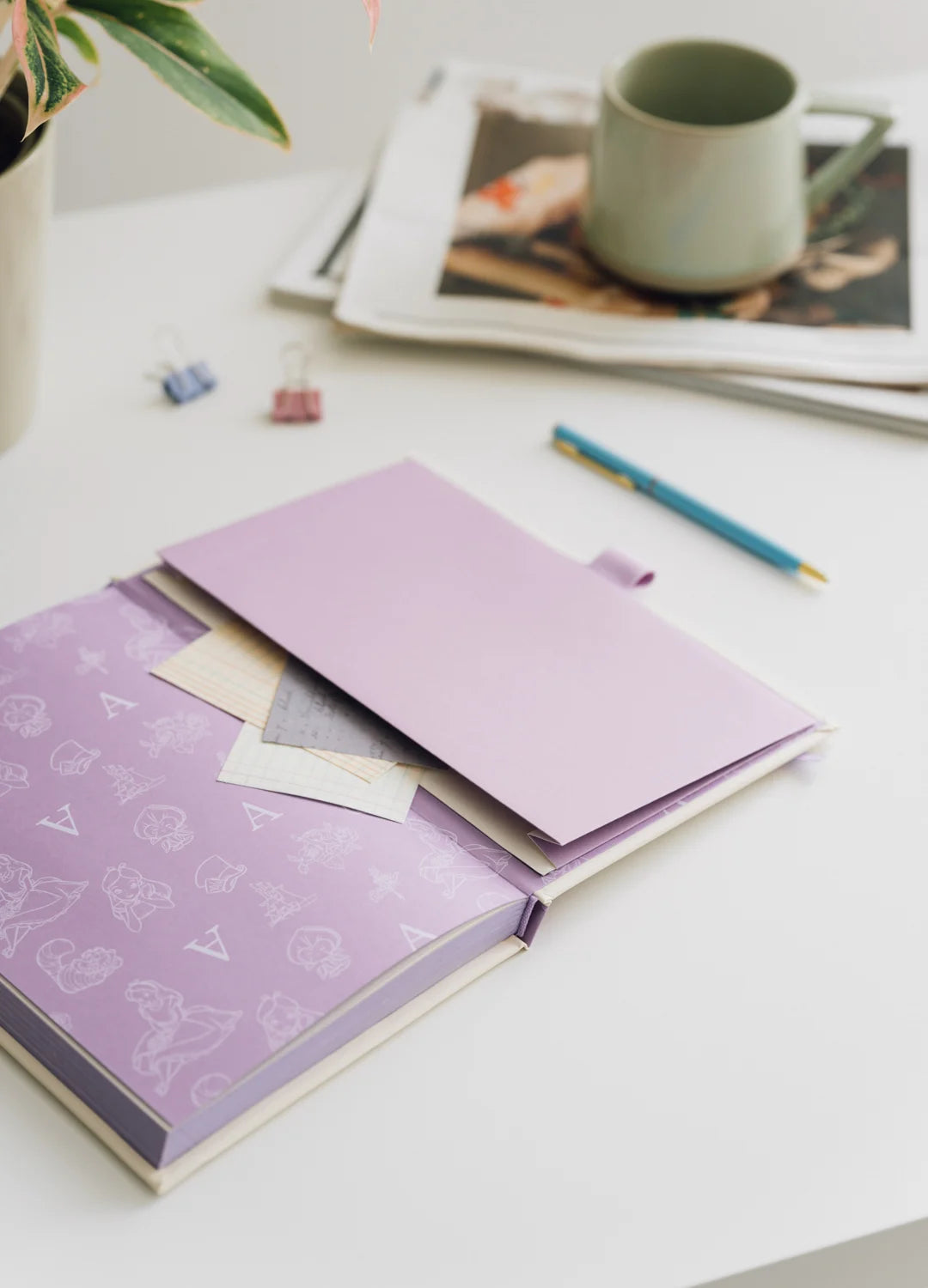 ALICE – Premium-Notizbuch + Stift – Größe A5