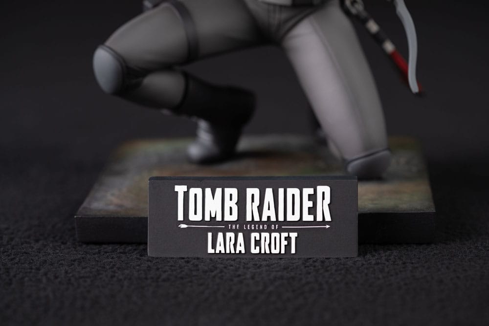 TOMB RAIDER - The legend of Lara Croft - Statue 19cm