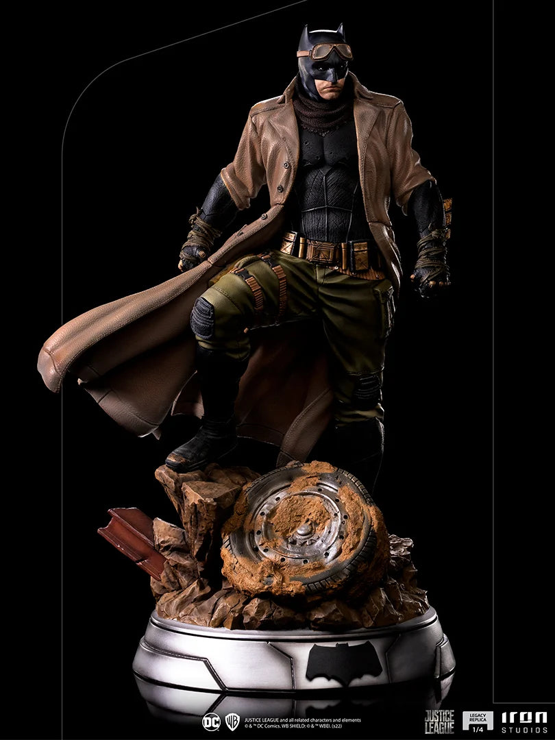 JUSTICE LEAGUE - Batman Knightmare - Statue Legacy Replica 1/4 58cm