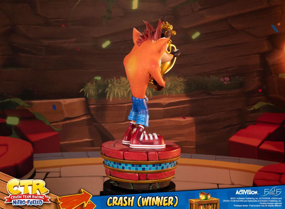 CRASH BANDICOOT - Crash Team Racing Crash Winner - Statue 46cm