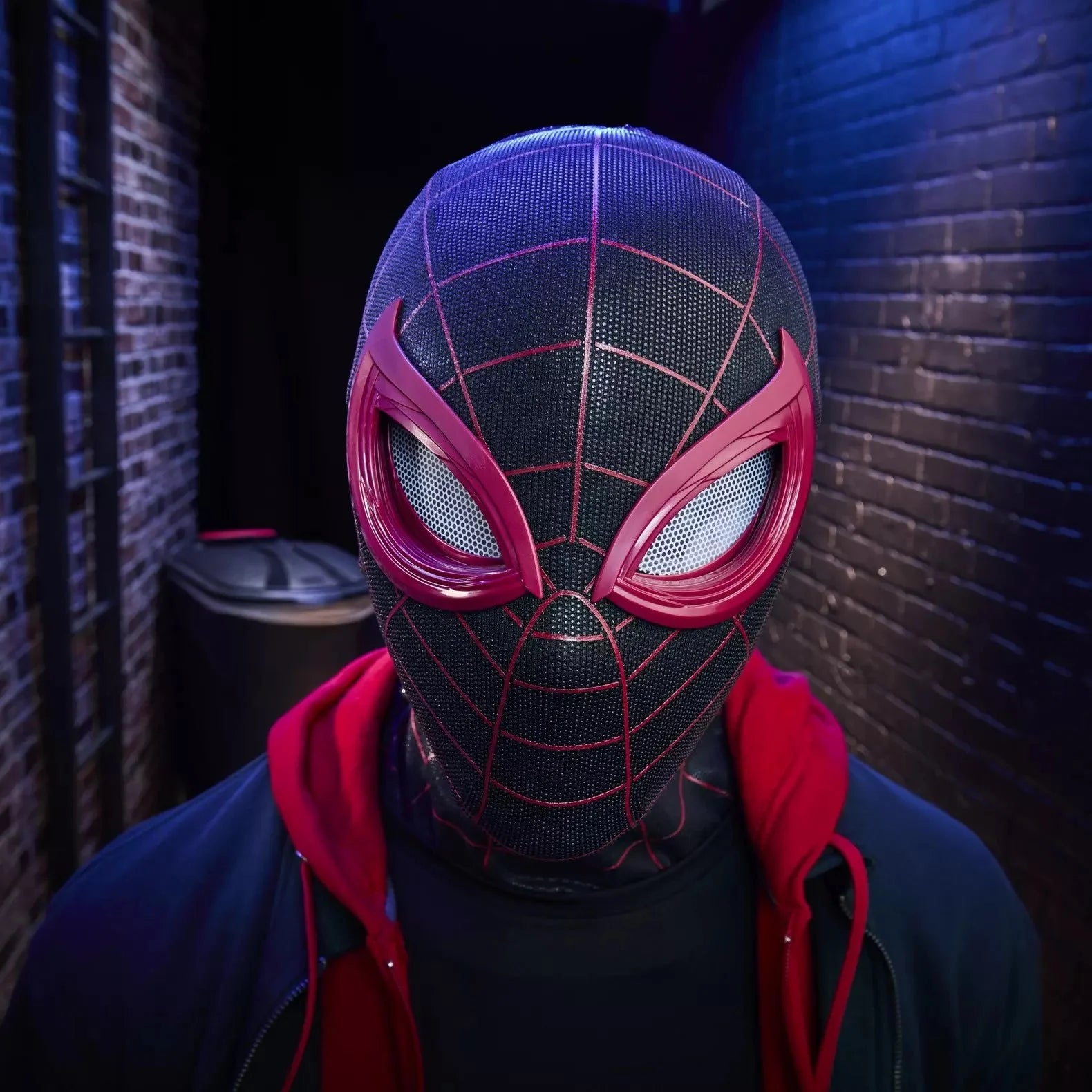 MARVEL - Electronic Helmet Expressive Miles Morales Legend Series