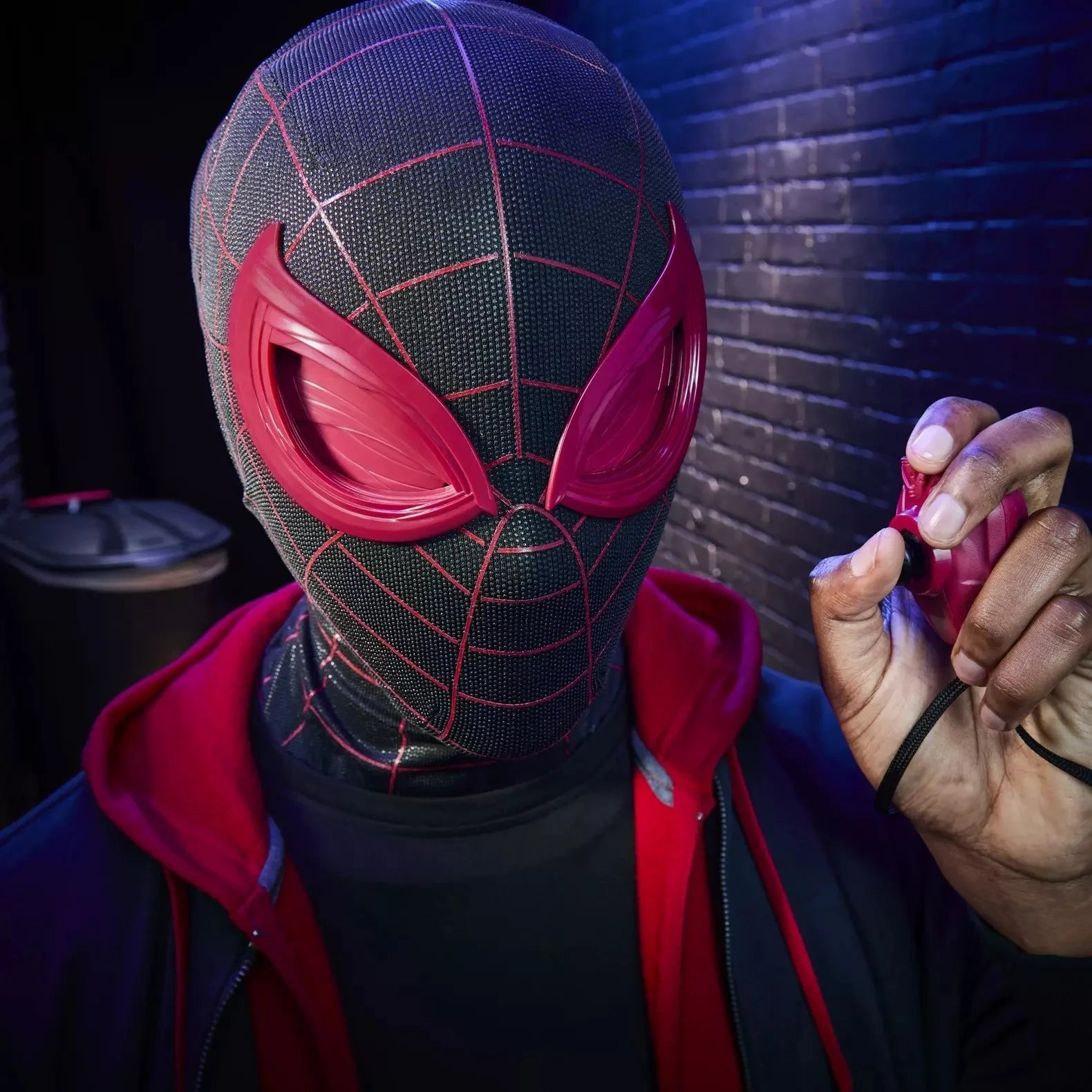 MARVEL - Electronic Helmet Expressive Miles Morales Legend Series