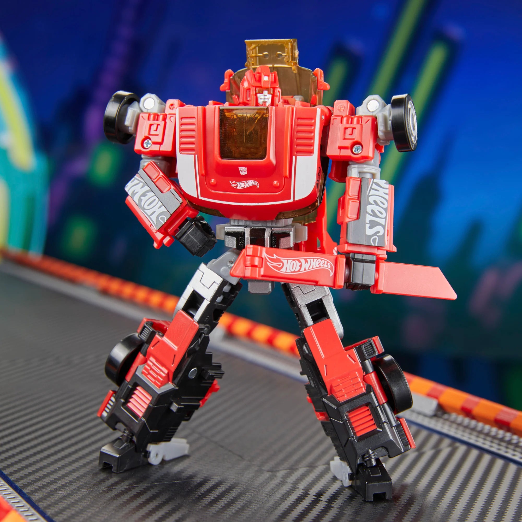 TRANSFORMERS X HOT WHEELS - GT Scorcher - Figure Collaborative 12.5cm
