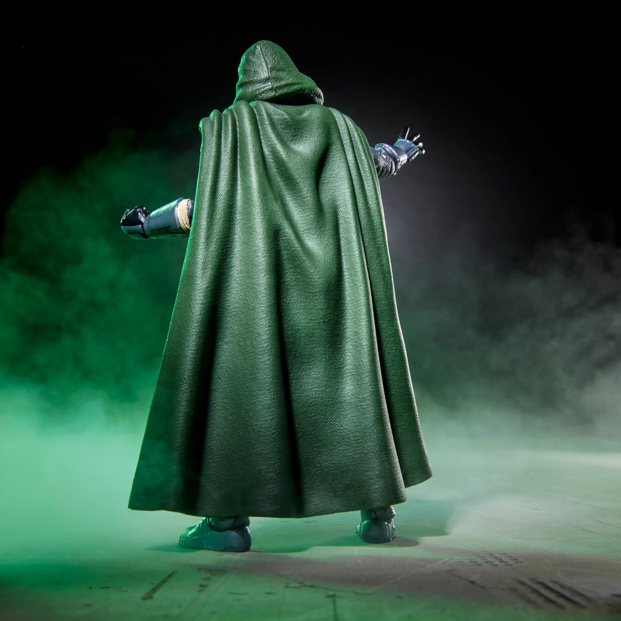 AVENGERS DOOMSDAY - Doctor Doom - Figure Legend Series 15cm