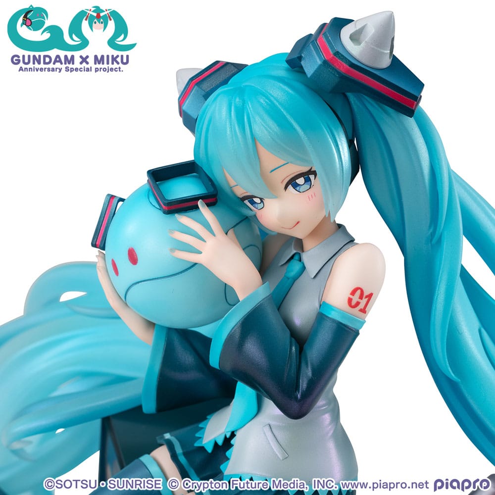 GUNDAM X HATSUNE MIKU - 45th Anniversary - Statue Lucrea 17cm