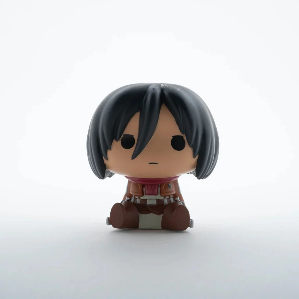 ATTACK ON TITAN – Mini-Spardose – Chibi Mikasa – 13 cm