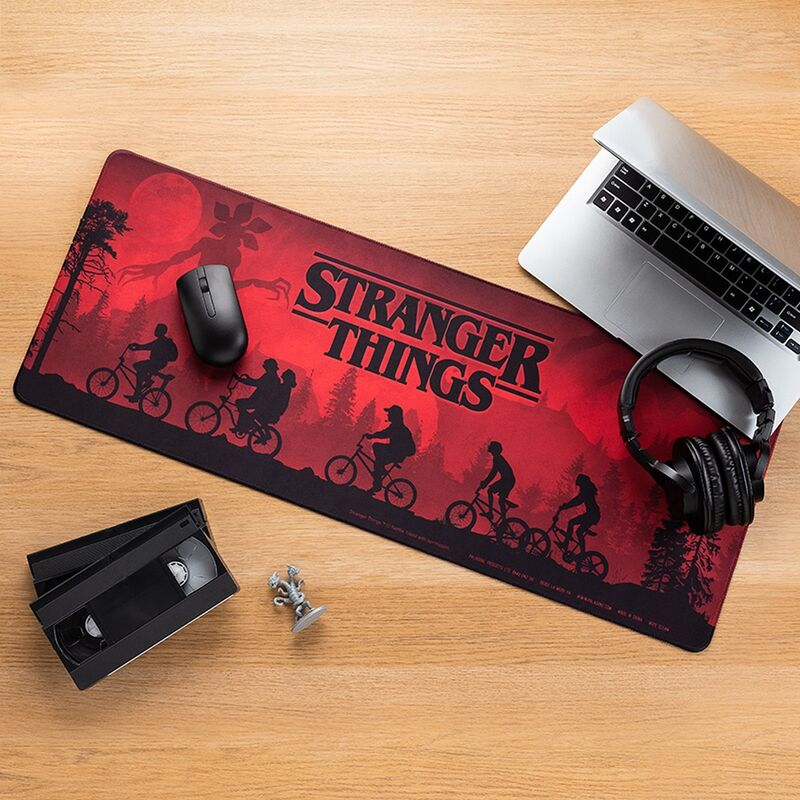 STRANGER THINGS - Classic Logo - Desk Mat
