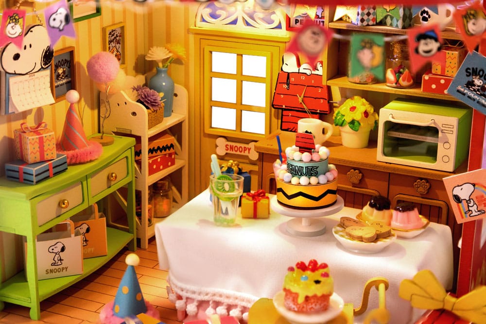 PEANUTS - Birthday Party - Wood Model Kit