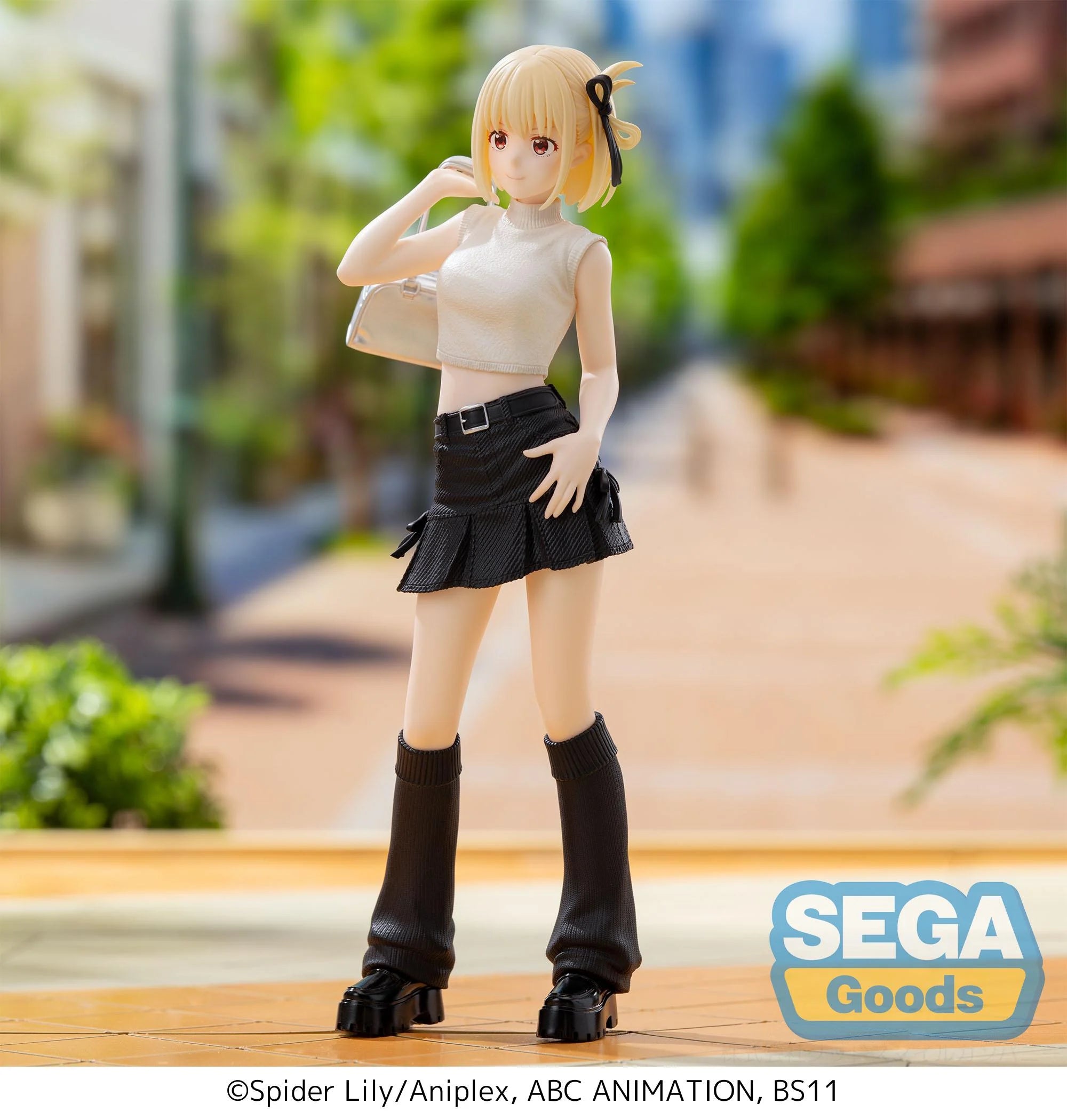 LYCORIS RECOIL - Chisato "Street Snap" - Figure High Premium 20cm