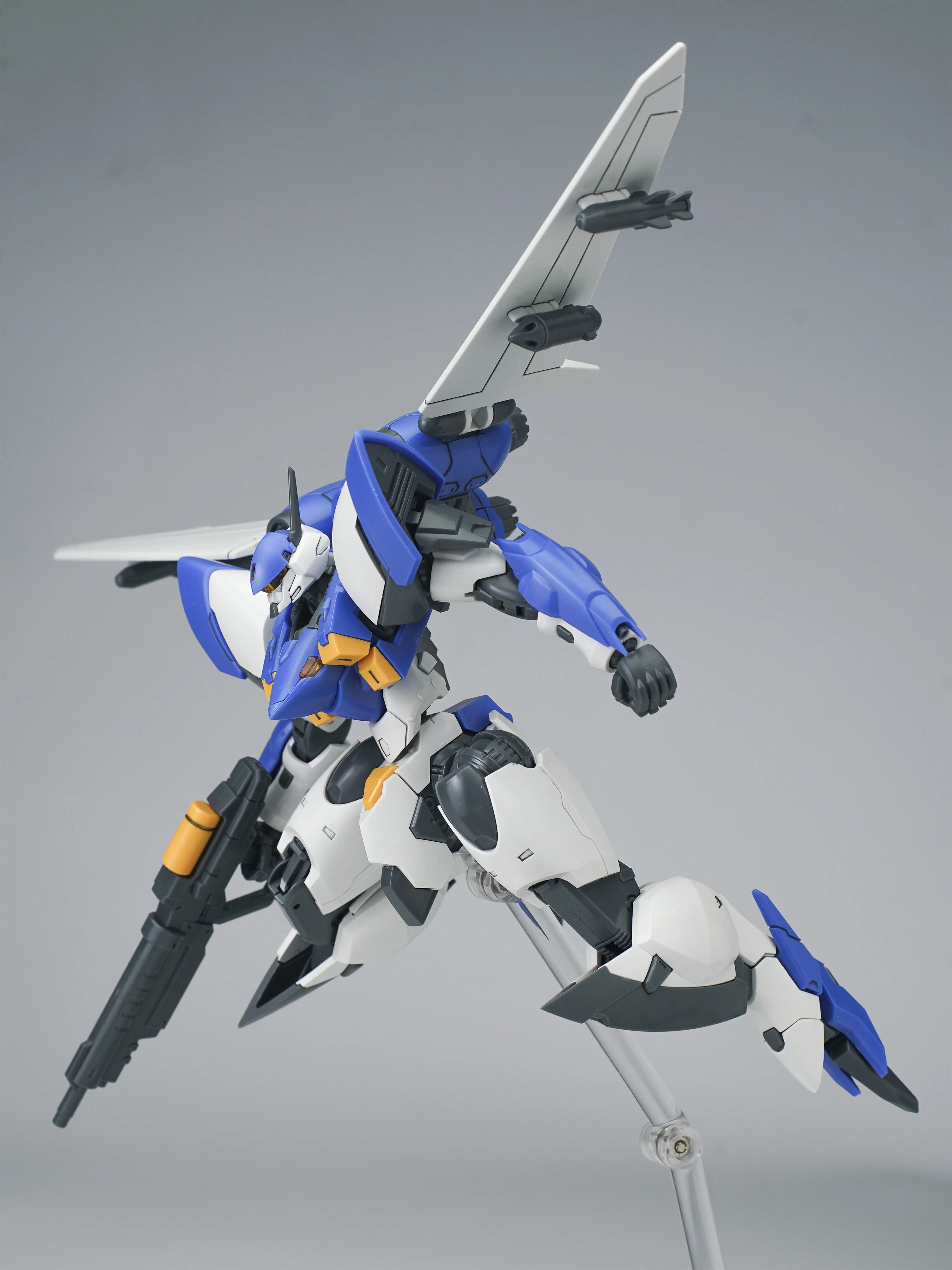 SHEIK MAINLAND - Ultra Action Trooper Yun Que Blue - Model Kit 1/144