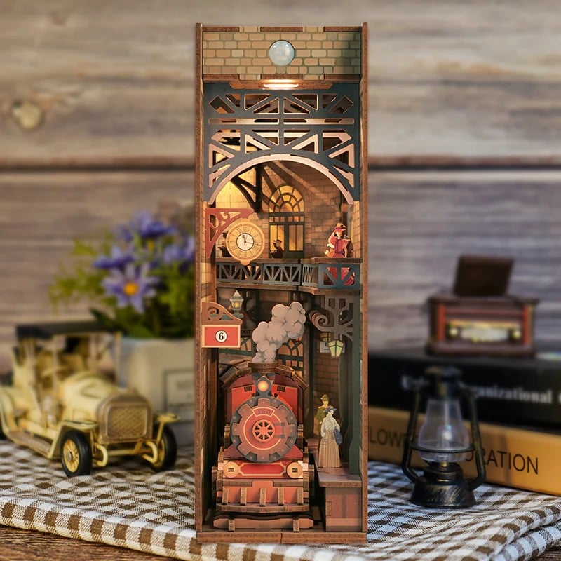 BOOK NOOK KIT - DIY- The steam age - 164pcs + LED Light