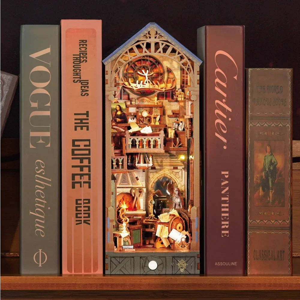 BOOK NOOK KIT - DIY- Leonardo Da Vinci - 387pcs + LED Light