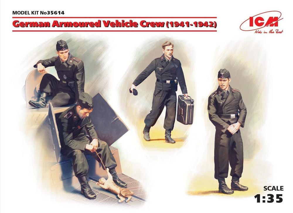 German Armoured Vehicle Crew 1941-1942 4 figures and cat