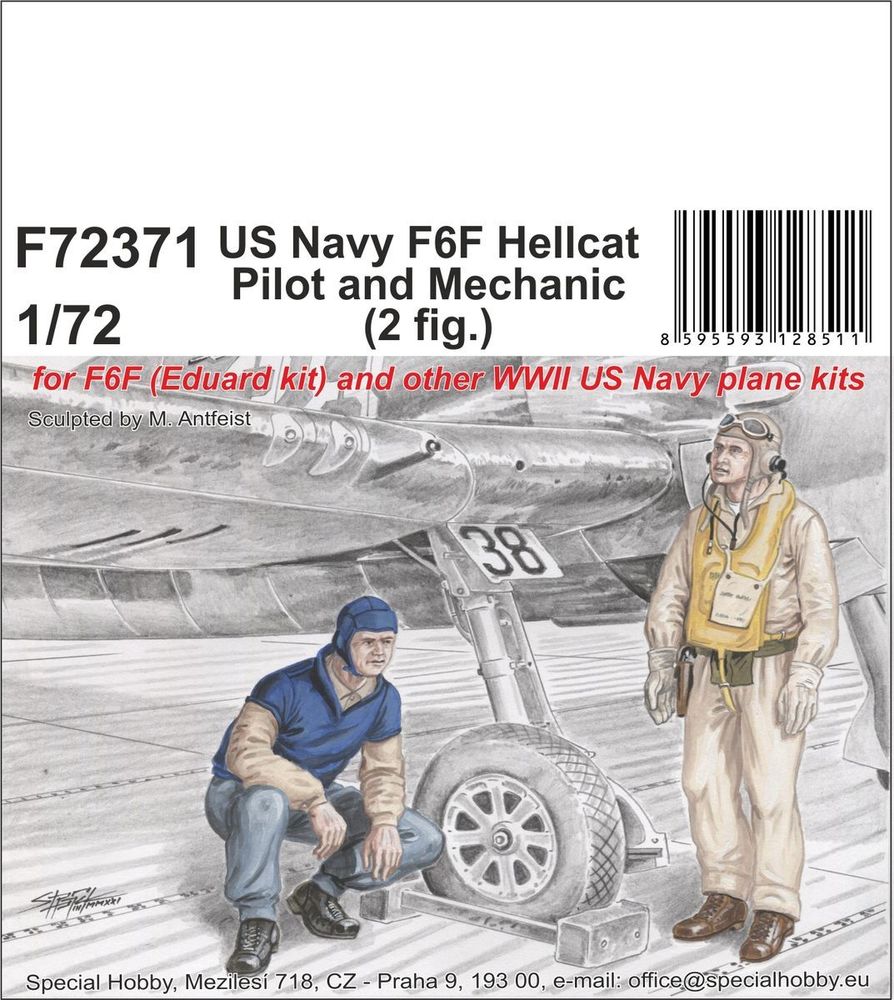 US Navy F6F Hellcat Pilot and Mechanic