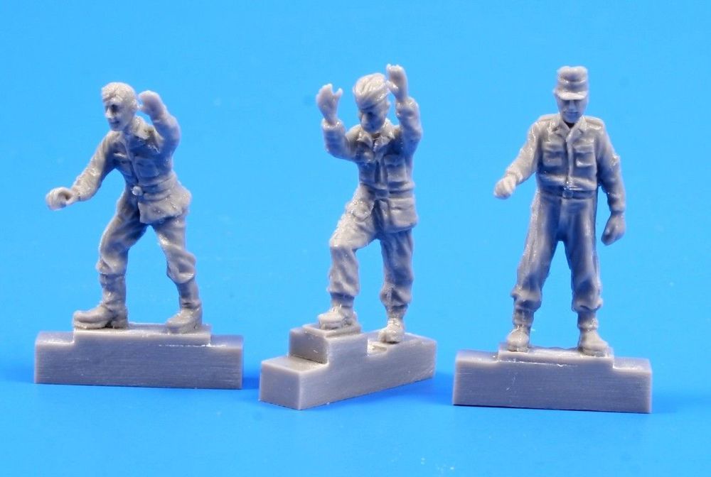 German A4/V2 missile launch platform personnel,WW II (3 Figures)