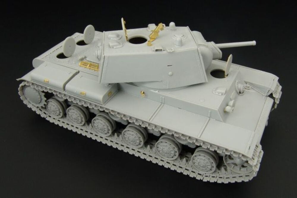 KV-1 model 1941 (Hobbyboss)