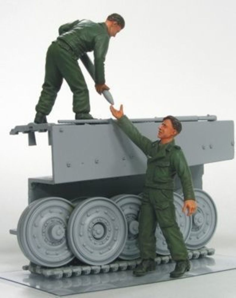 Tiger I Ammunation Supply- 2 Figures