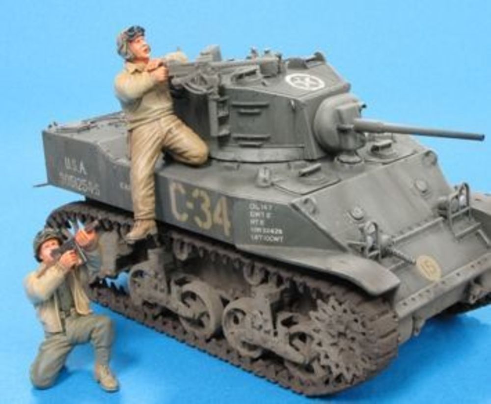 U.S. M5A1 Tank Crew & Sandbags- 2 Fig.