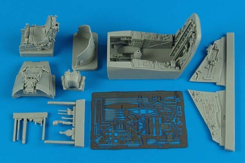 Su 25K Frogfoot A cockpit set (TRU)