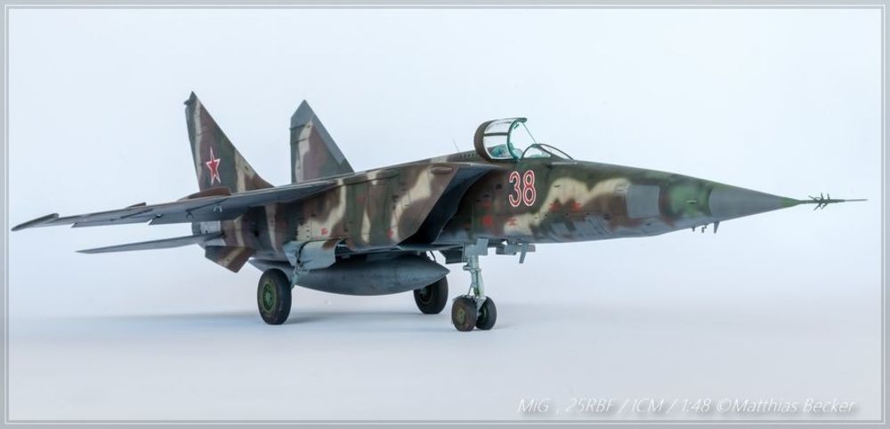 MiG-25 RBF, Soviet Reconnaissance Plane